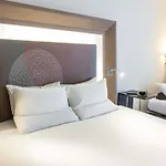 Novotel Centre Hotel 4*