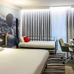 诺富特利兹中心酒店 4* 利兹