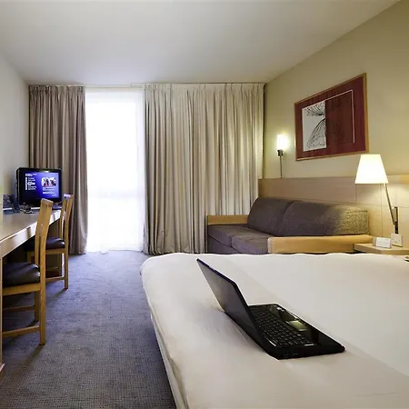 Novotel Leeds Centre 4*