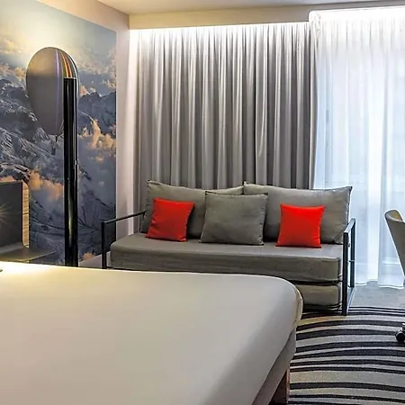 Novotel Centre Hotel 4*