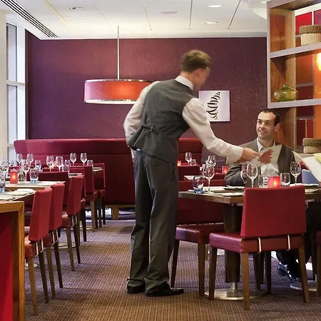 Hotel Novotel Leeds Centre 4*