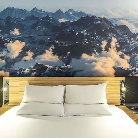 Отель Novotel Centre 4*