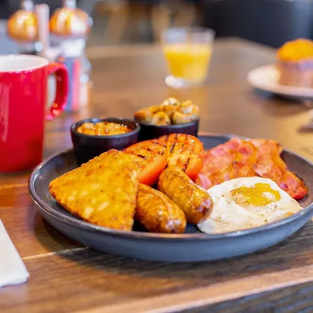 Отель Novotel Centre