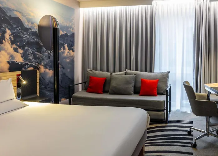 Novotel Centre Hotel 4*